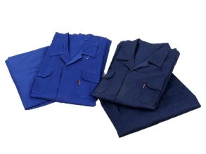 工作? /> 
</p>
<p>
	<br />
</p>
<p>
	1.全棉作业服的保养Q?br />
<br />
如果是棉麻资料的作业服，必定要留意防潮防霉，作业服怎么q行日常的保dQ就必定要留意醋Q由于醋是会Ҏ(gu)l品形成腐蚀的，保藏前要z净Q晒qӀ还有像是一些果汁或者是其他的酸性物质都是需求留意的Q如果不心感染了的话，保藏也要留意按色彩深分cM藏，免的怺染色Q那p立即用清水来处理Q不然的话时M了就会清z不掉?br />
<br />
2.作业服的清洗Q?br />
<br />
如果是丝l的作业服，丝绸的要点也是防潮，它比奛_子还娇气。，淡色的一些作业服的话z的比较久就会呈现掉色的现象Q我们的作业服才不会׃我们的错误做法而减短他们的寿数Q如果是q样的话Q那么就可以再水中加一些清z剂Q然后跑半个时左右Q然后再用清水来q行清洗Q期望大安做好作业服的保养Q每天都I着新的服Q轻松作业?</p>
<p>
	<br />
</p>
<p>
	<br />
	<div>
		<br />
	</div>
</p>
<p>
	<br />
</p>
<p>
	<br />
</p> 
						   </p>
					</div>
					  <p>发布旉Q?017-08-18 </p>
                    <p>来源Q?a href='http://www.laogongailaopo.cn/news/22.html'>http://www.laogongailaopo.cn/news/22.html</a></p>
          
					<ul class=